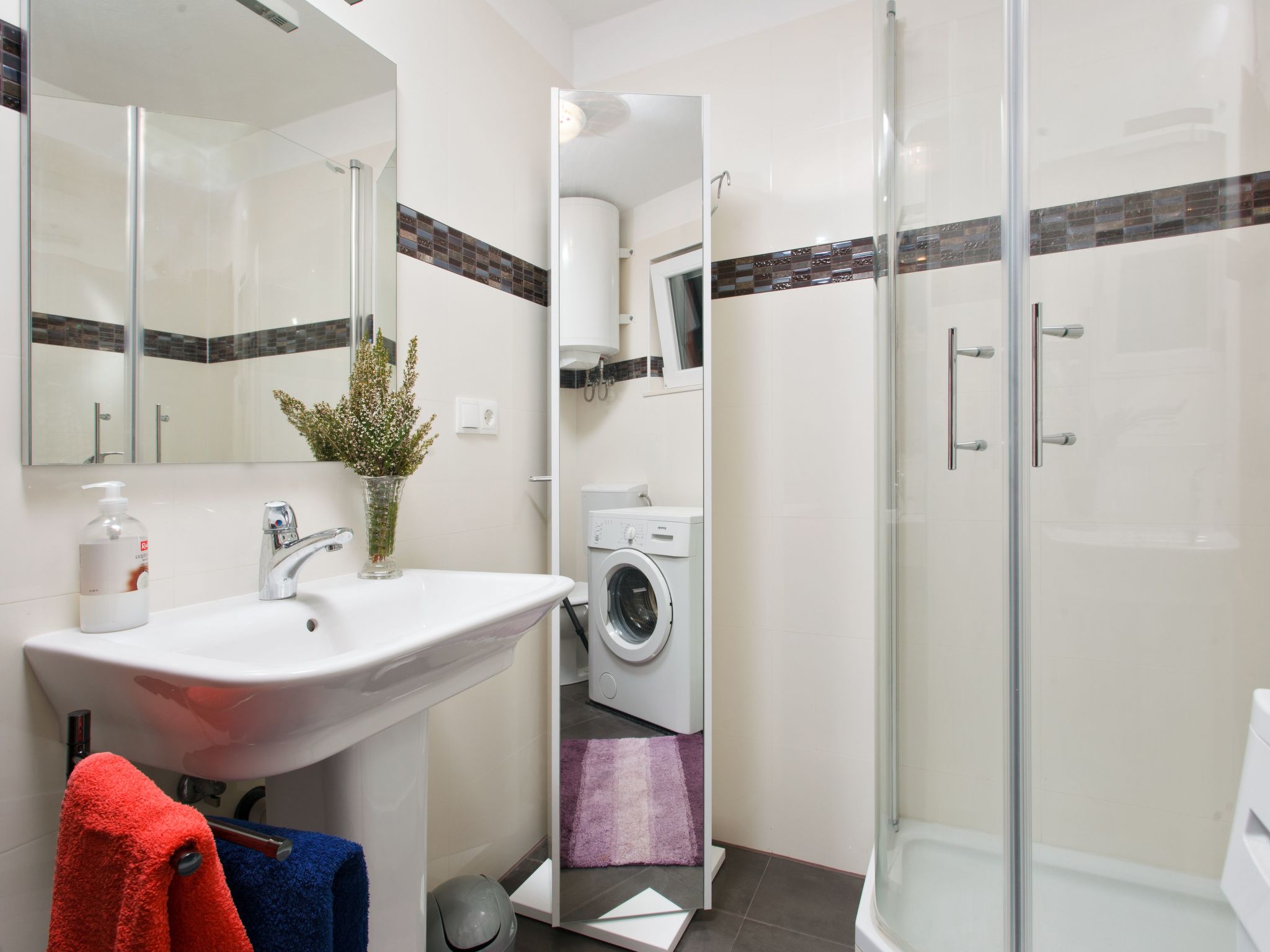 Luxuriöses Haus direkt am Strand, große Terrasse, Pool-Image-tags.info