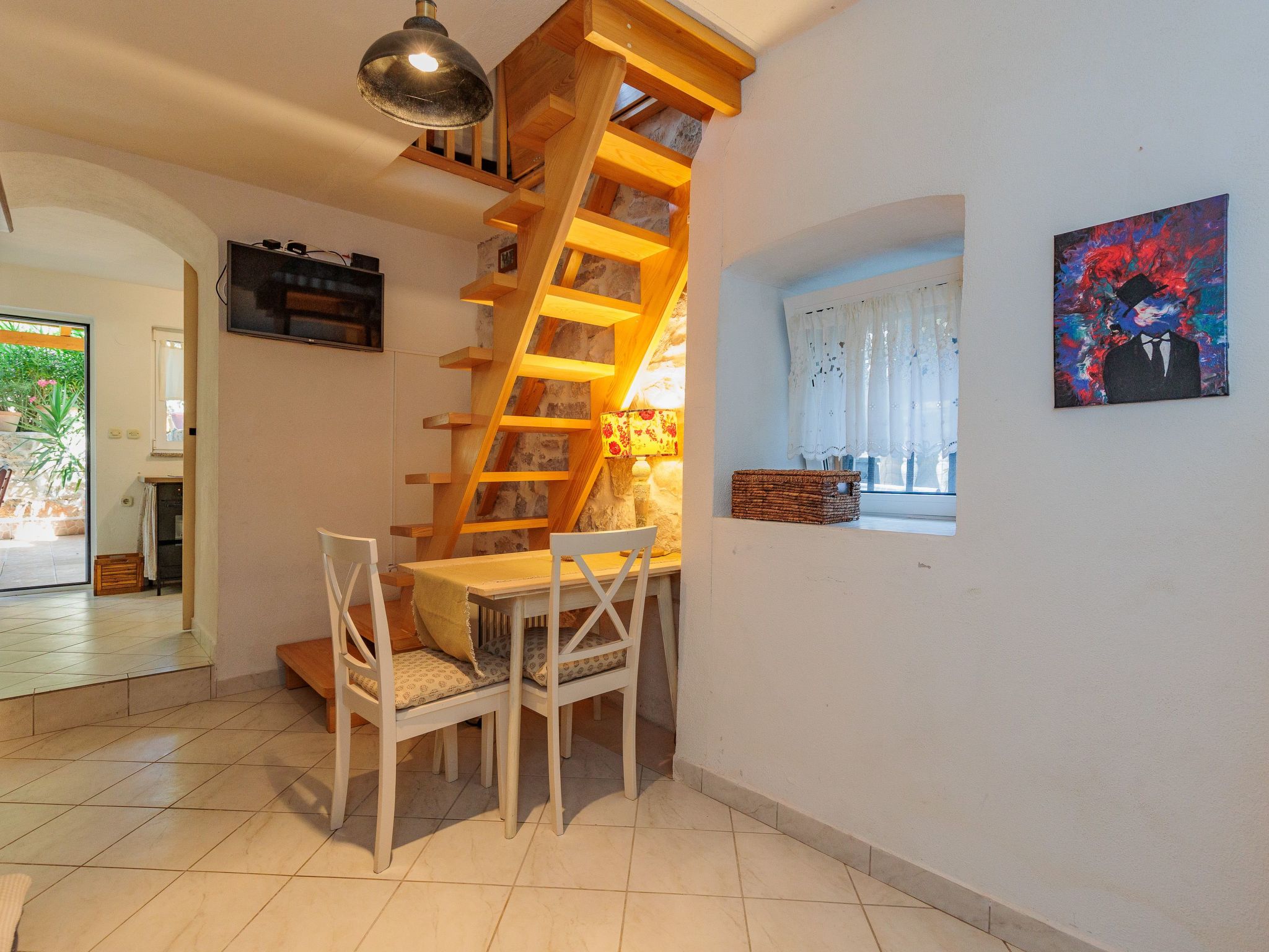 Traditionelles Steinhaus am Meer in Preko-Binnen