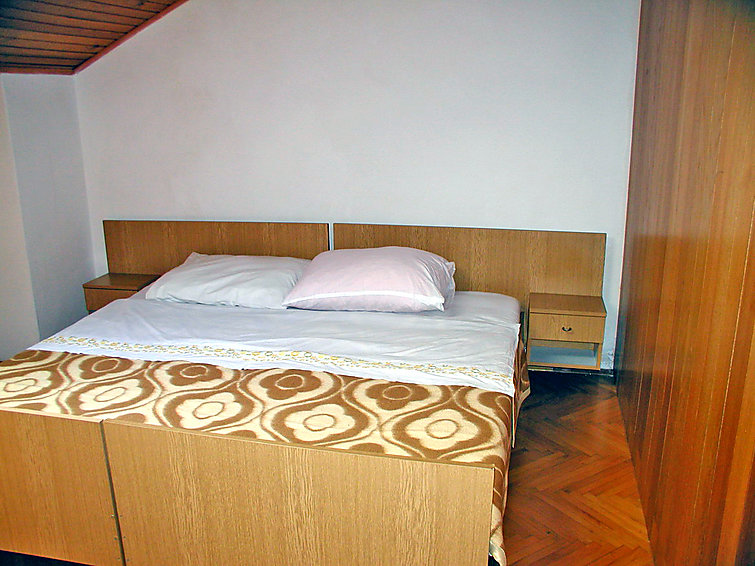Search and Stay, undefined in undefined. Gallery position 4