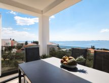 Zonovergoten appartement aan zee in Ždrelac voor 6 personen - thumbnail 1