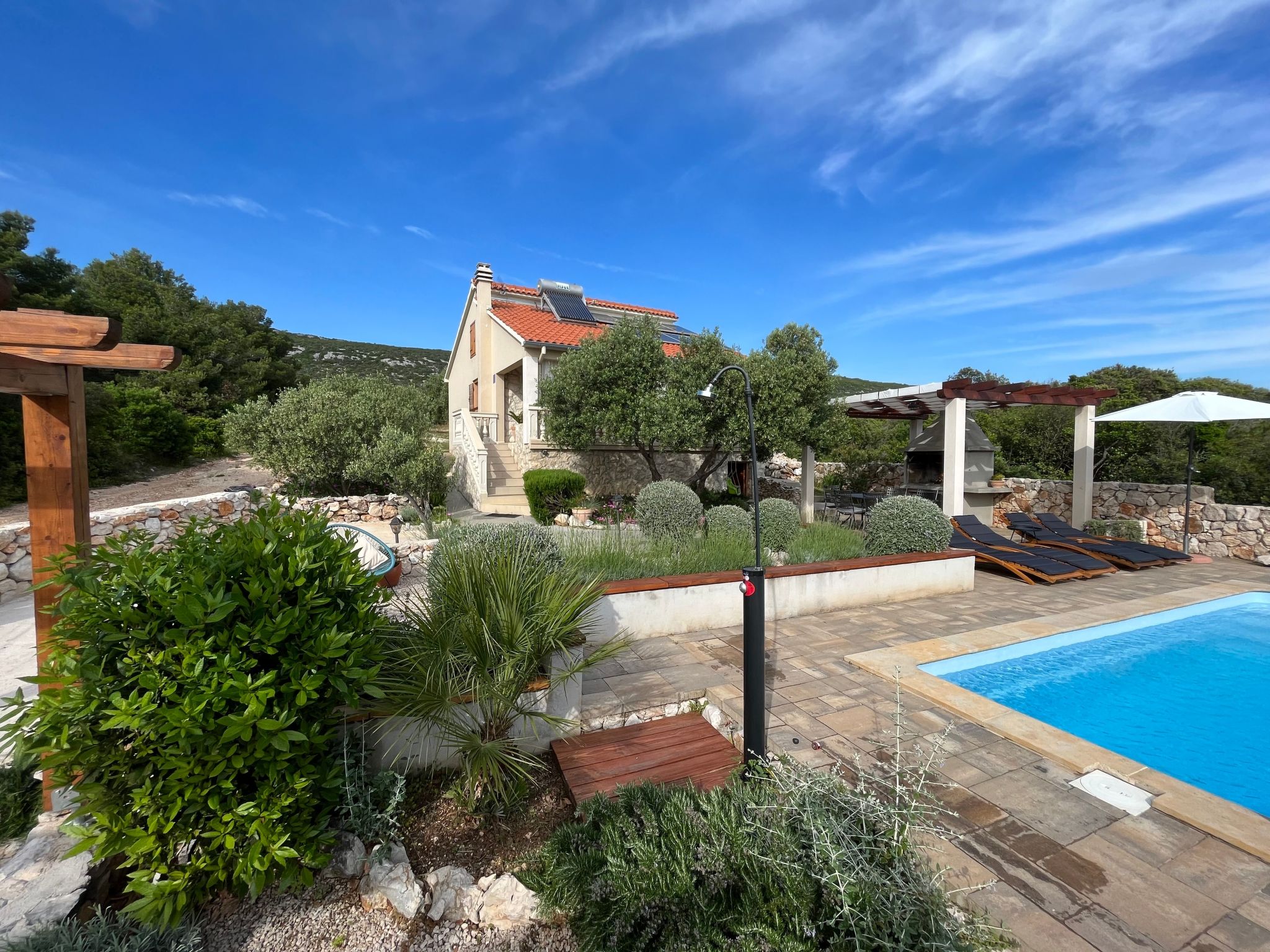 Modernes Ferienhaus Robinson in Dobropoljana-Binnen