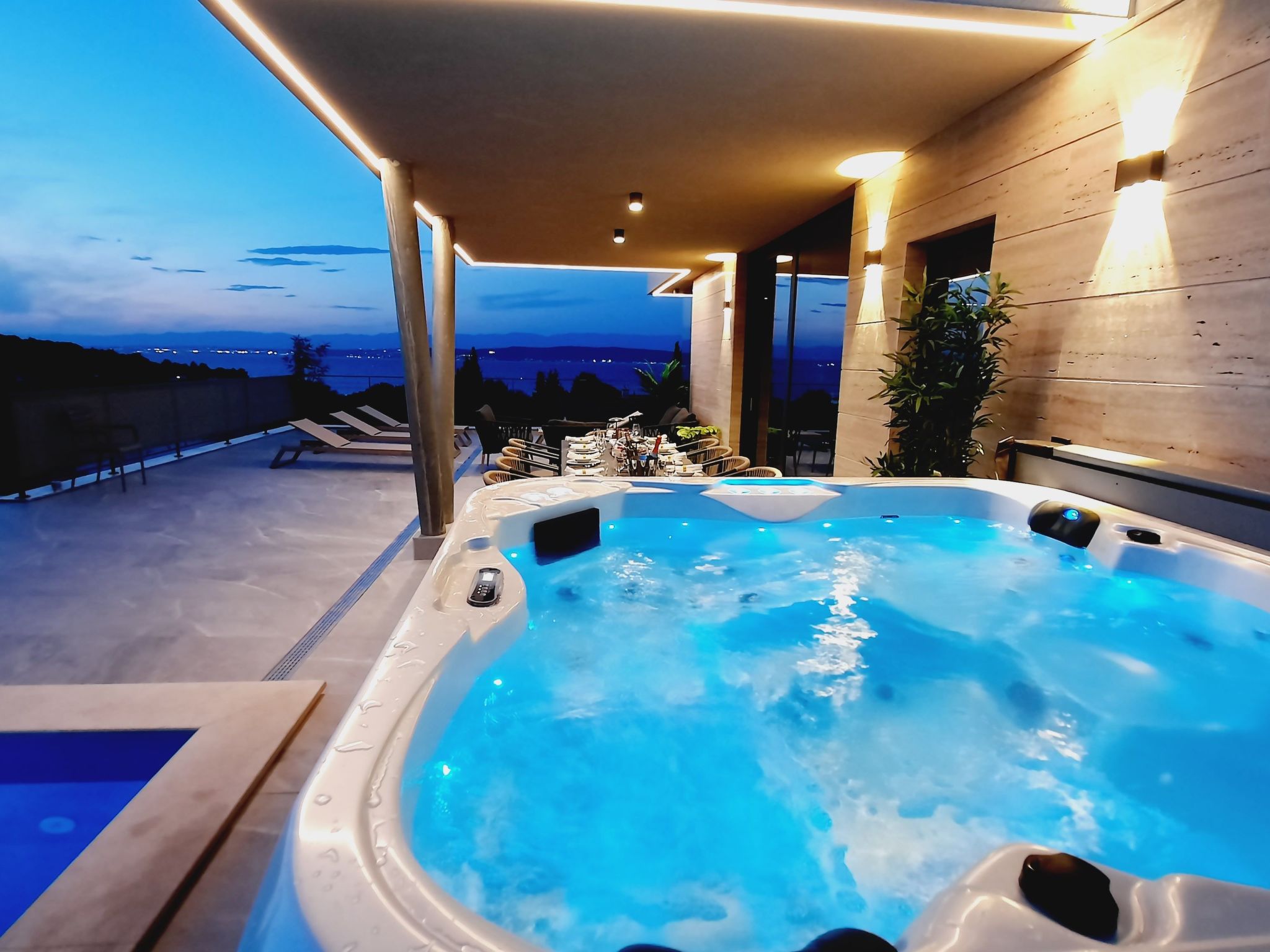 Urlaub Luxusvilla "Villa Supreme Pasman" neu-Binnen