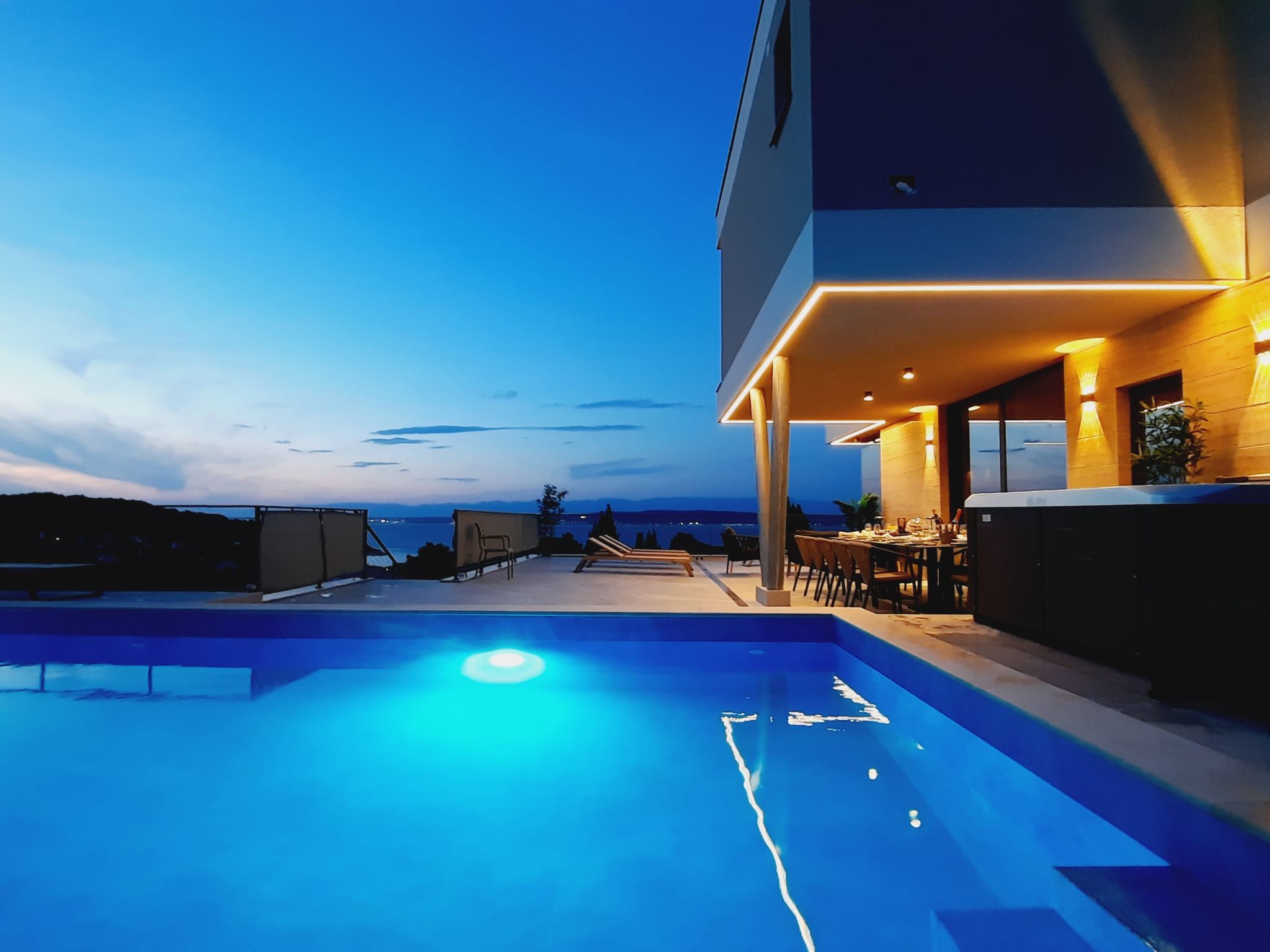 Urlaub Luxusvilla "Villa Supreme Pasman" neu-Binnen