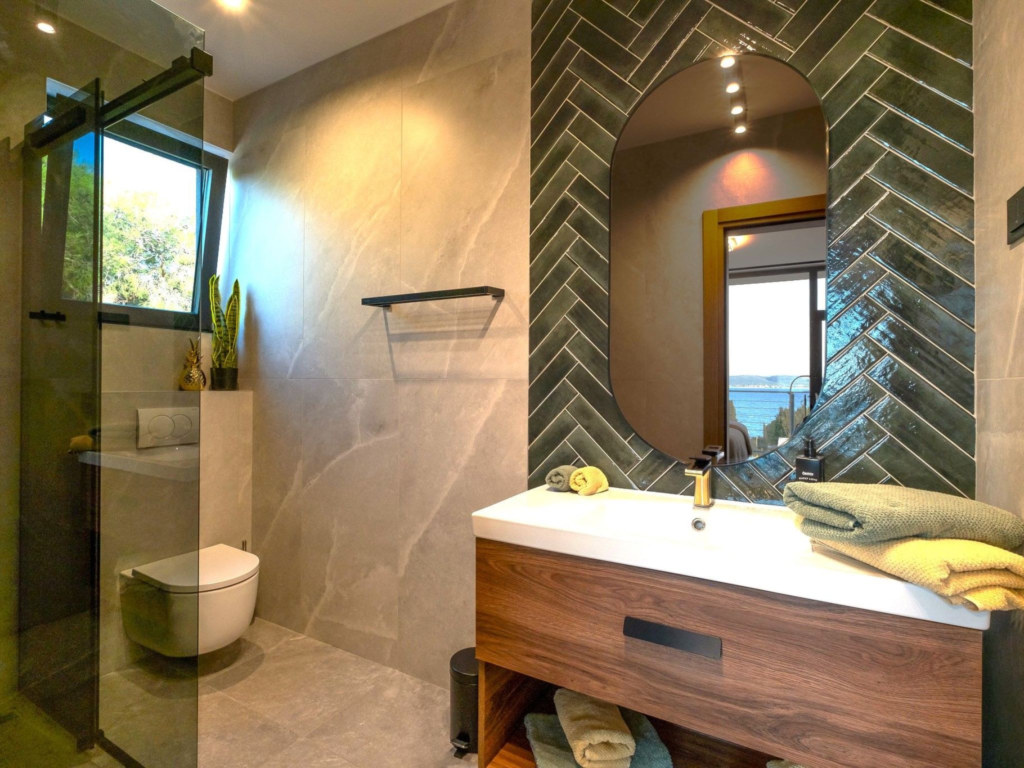 Urlaub Luxusvilla "Villa Supreme Pasman" neu-Binnen