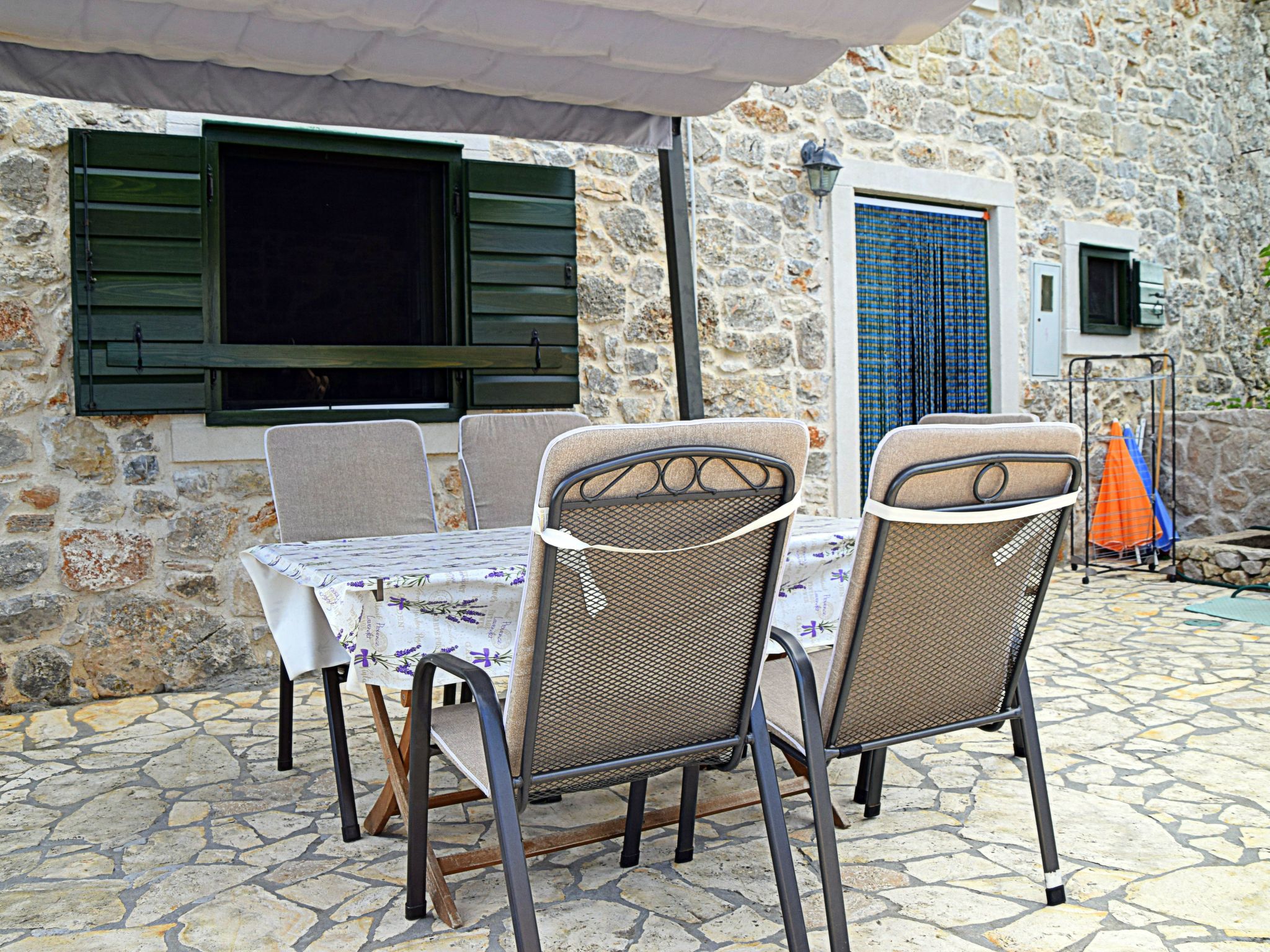 In Dobropoljana mit Privatem Pool-Binnen