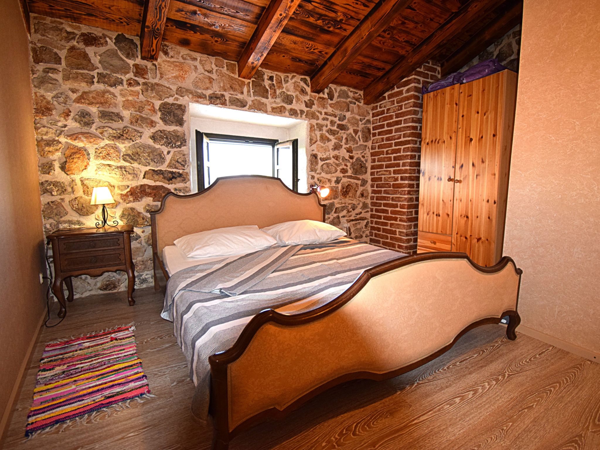 In Dobropoljana mit Privatem Pool-Binnen