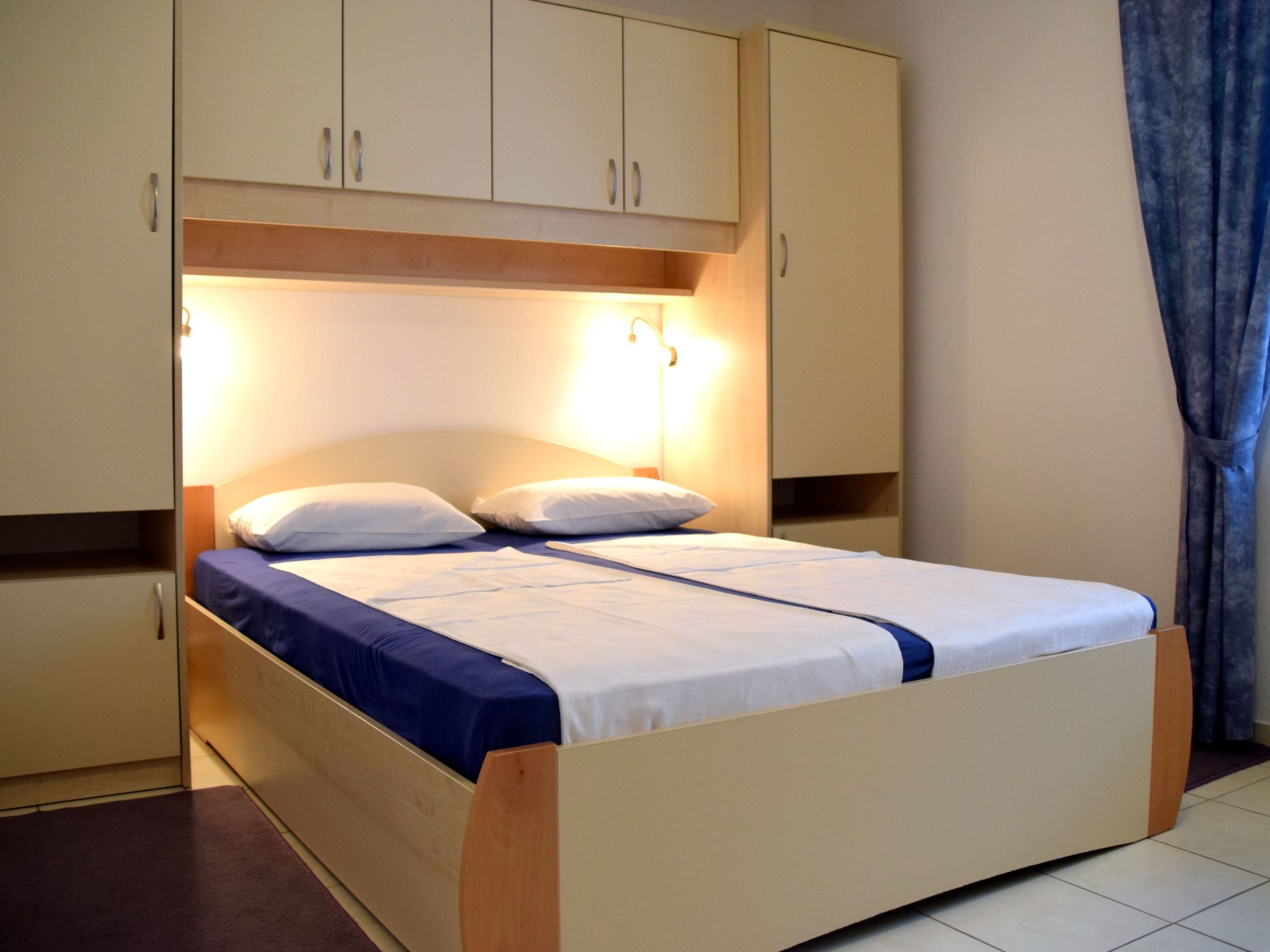 Für sechs Personen mit Terrasse im Erdgeschoss gelegen-Inside