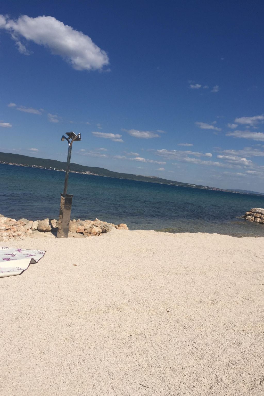 Modernes Ferienhaus in Dobropoljana mit Terrasse, Garten und Grill-Outside