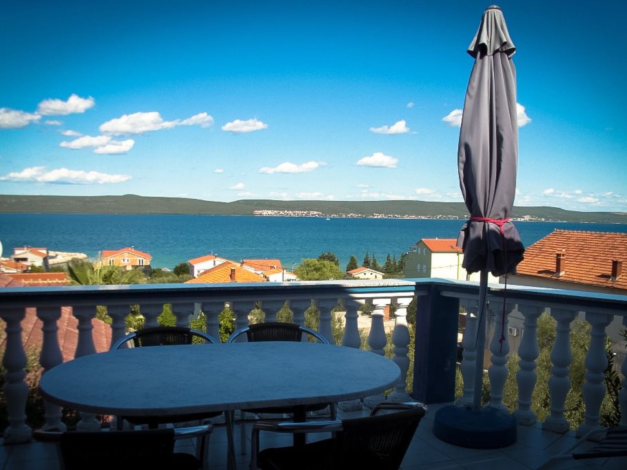 Für vier Personen mit Balkon im ersten Obergeschoss gelegen