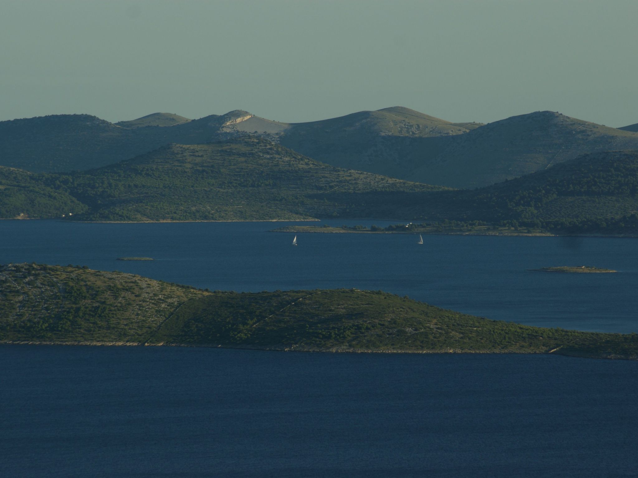 Für vier Personen mit Balkon im ersten Obergeschoss gelegen-Outside