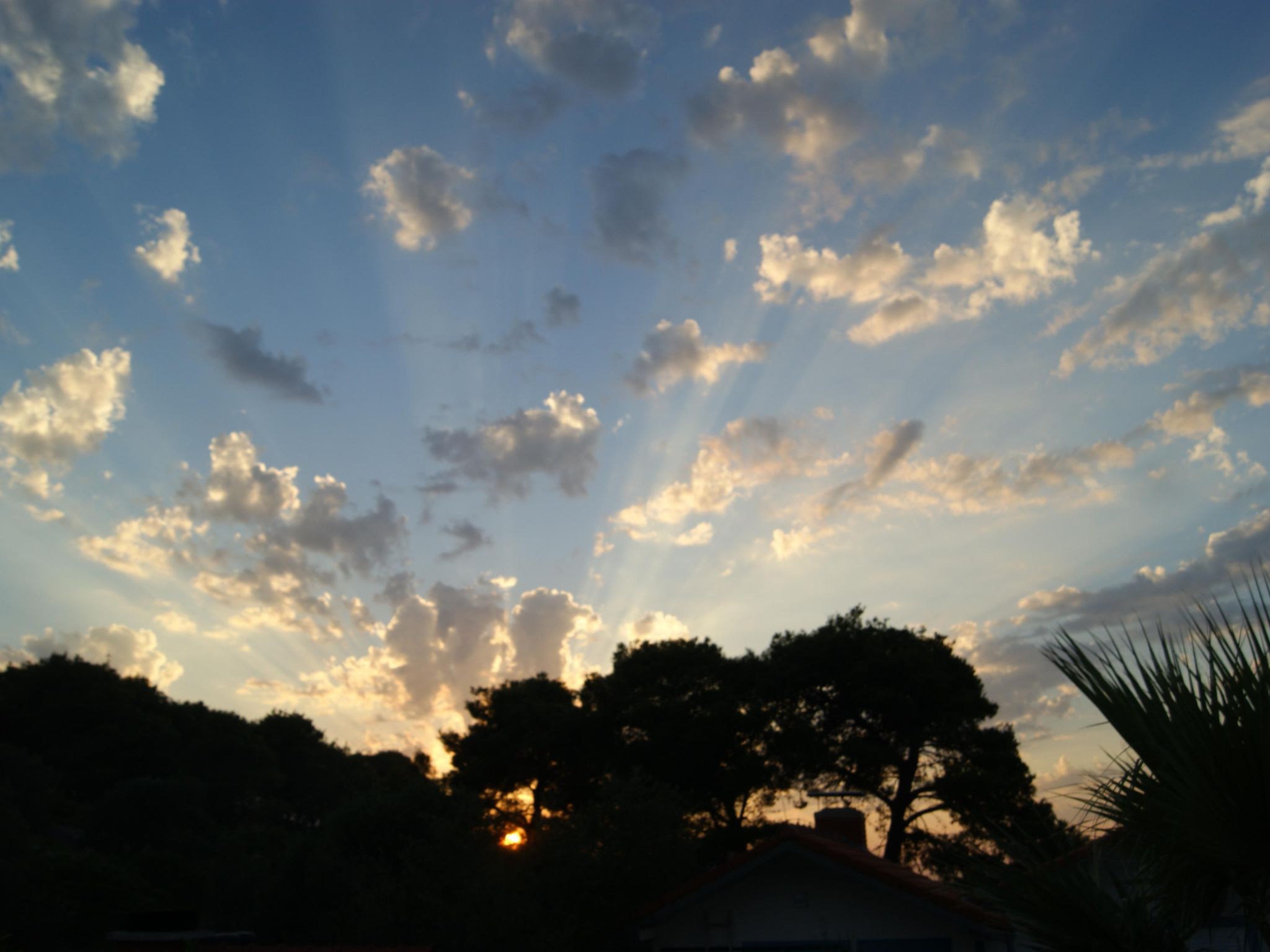 Für vier Personen mit Balkon im ersten Obergeschoss gelegen-Outside