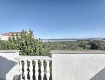 Intiem studio-appartement met uitzicht op zee en bergen, vlakbij strand Pašman - thumbnail 4