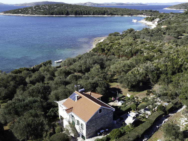 8-persoons vakantiehuis aan zee met zeezicht op Pašman in Pašman