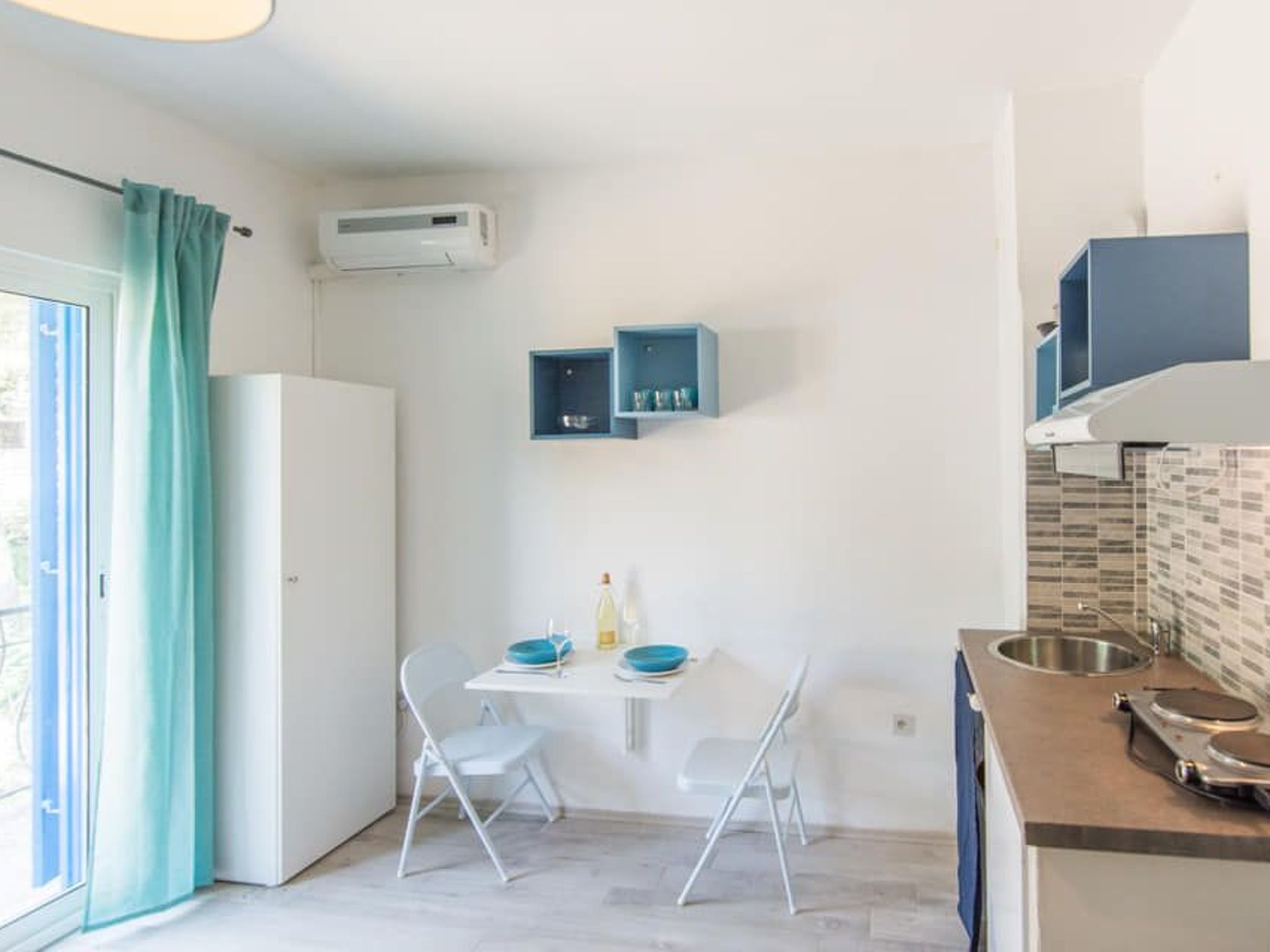 Klimatisiertes Gästezimmer mit Blick auf den Pinienwald-Image-tags.info