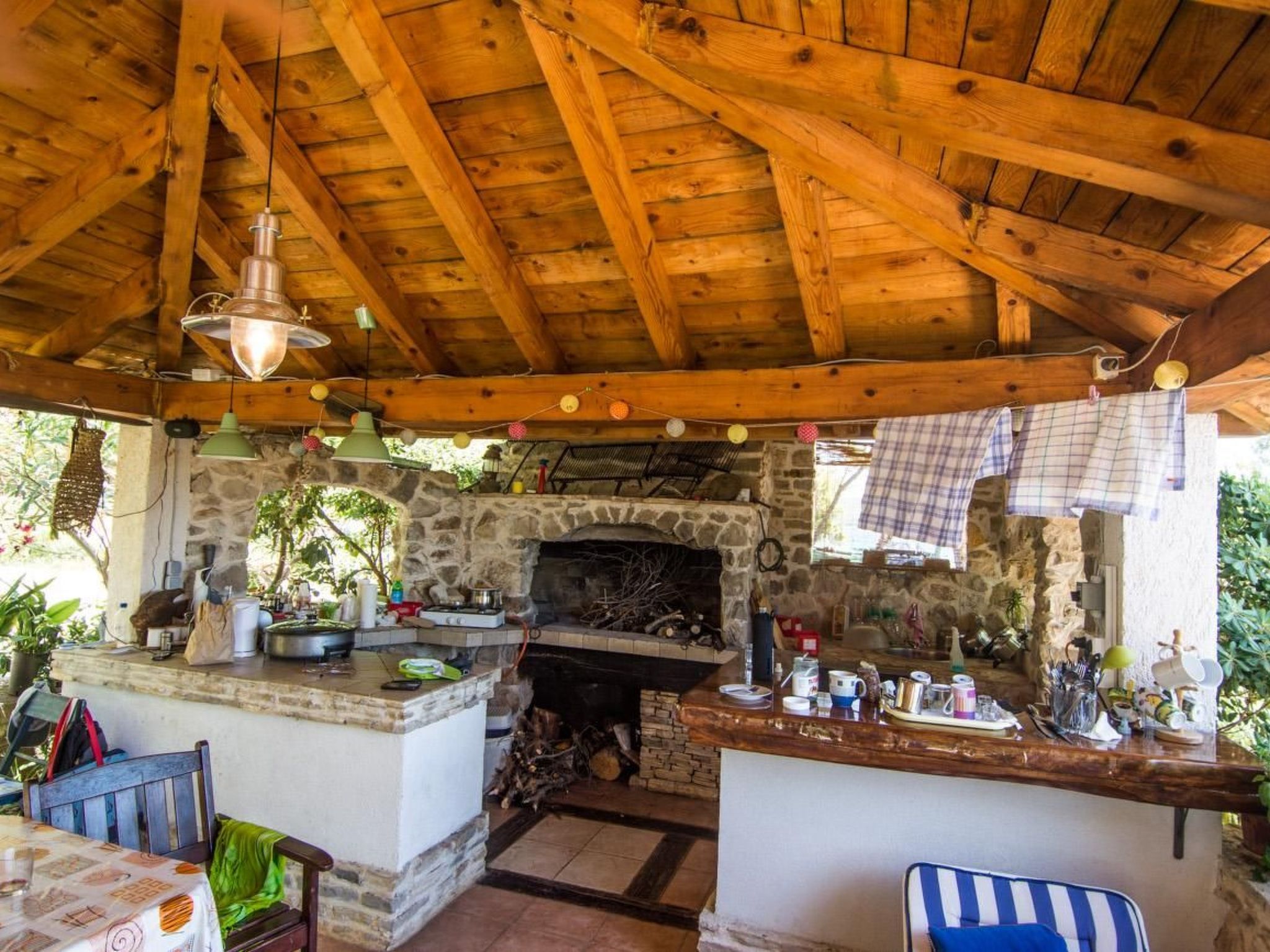 Klimatisiertes Gästezimmer mit Blick auf den Pinienwald-Image-tags.info