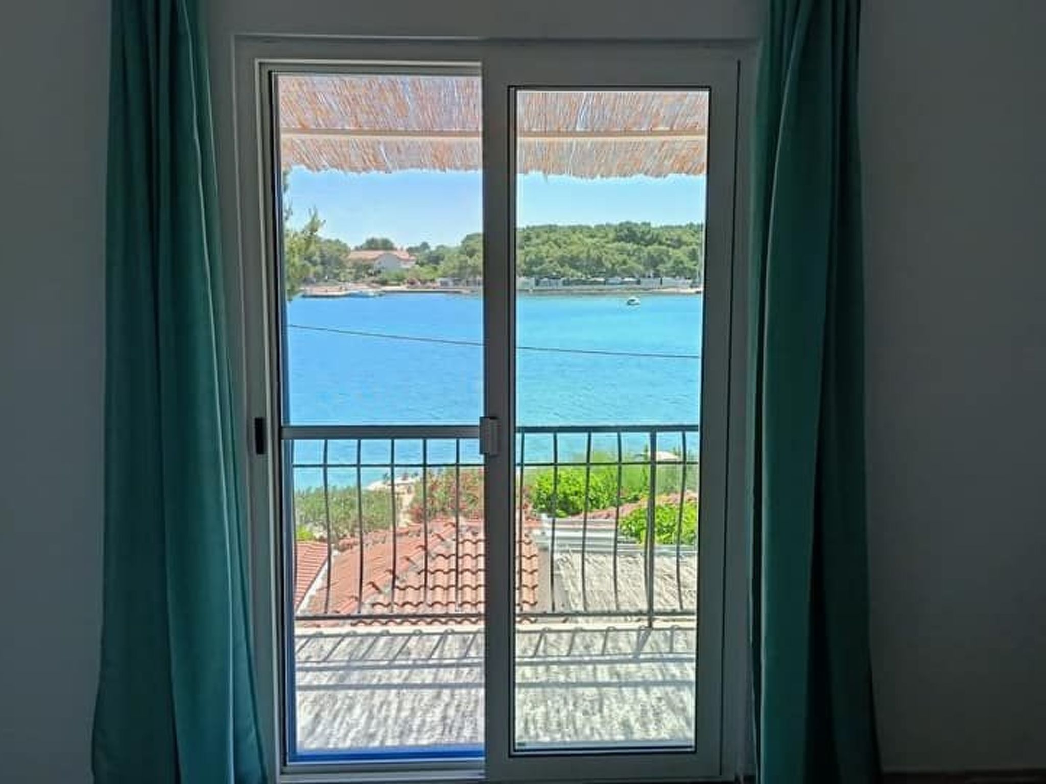 Wohnung "Mama Roza" mit Blick auf das Wasser-Image-tags.info