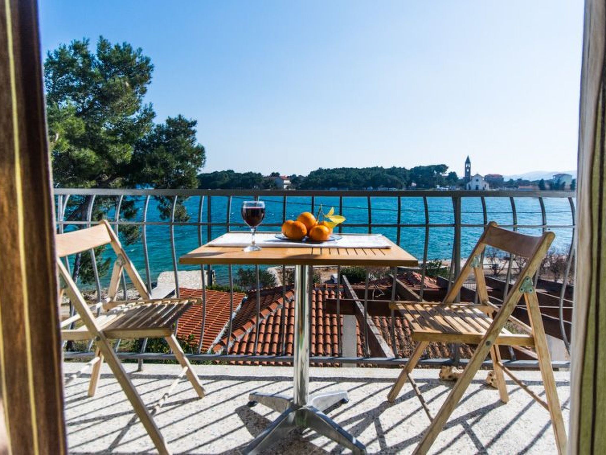 Wohnung "Mama Roza" mit Blick auf das Wasser-Image-tags.info