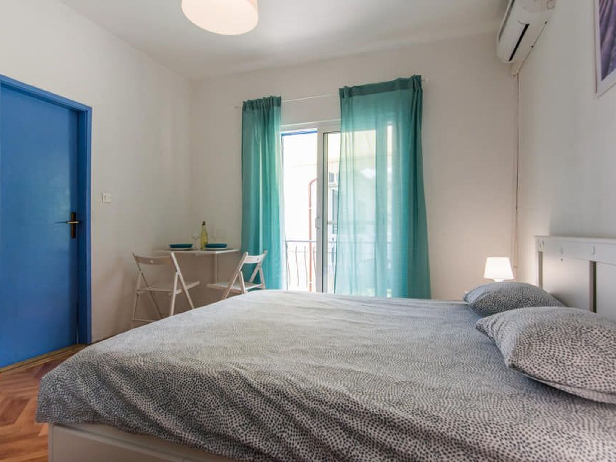 Studio mit schönem Blick auf das Meer