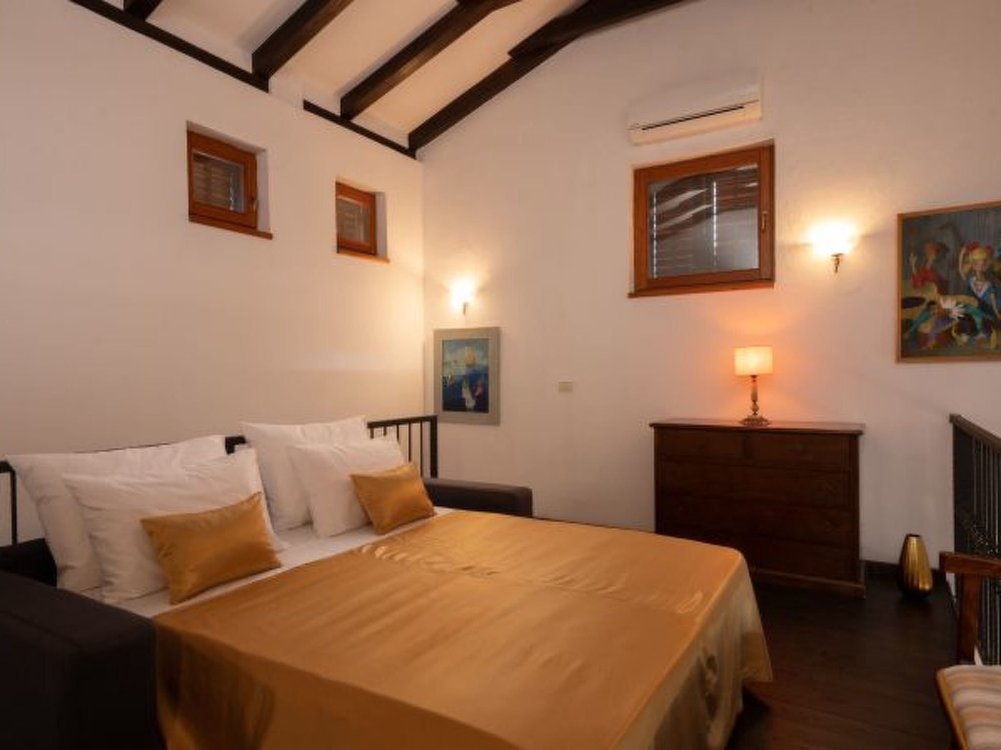 Villa Barotul with pool - Image 3