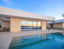 Villa View Pasman: Jouw exclusieve villa aan zee met verwarmd zwembad - thumbnail 1