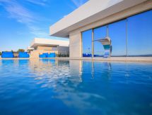 Villa View Pasman: Jouw exclusieve villa aan zee met verwarmd zwembad - thumbnail 2