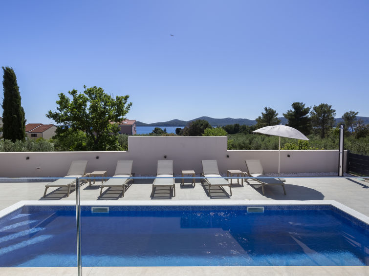 Vakantiehuis met privé zwembad in Biograd na Moru (Kroatië) voor 8 personen