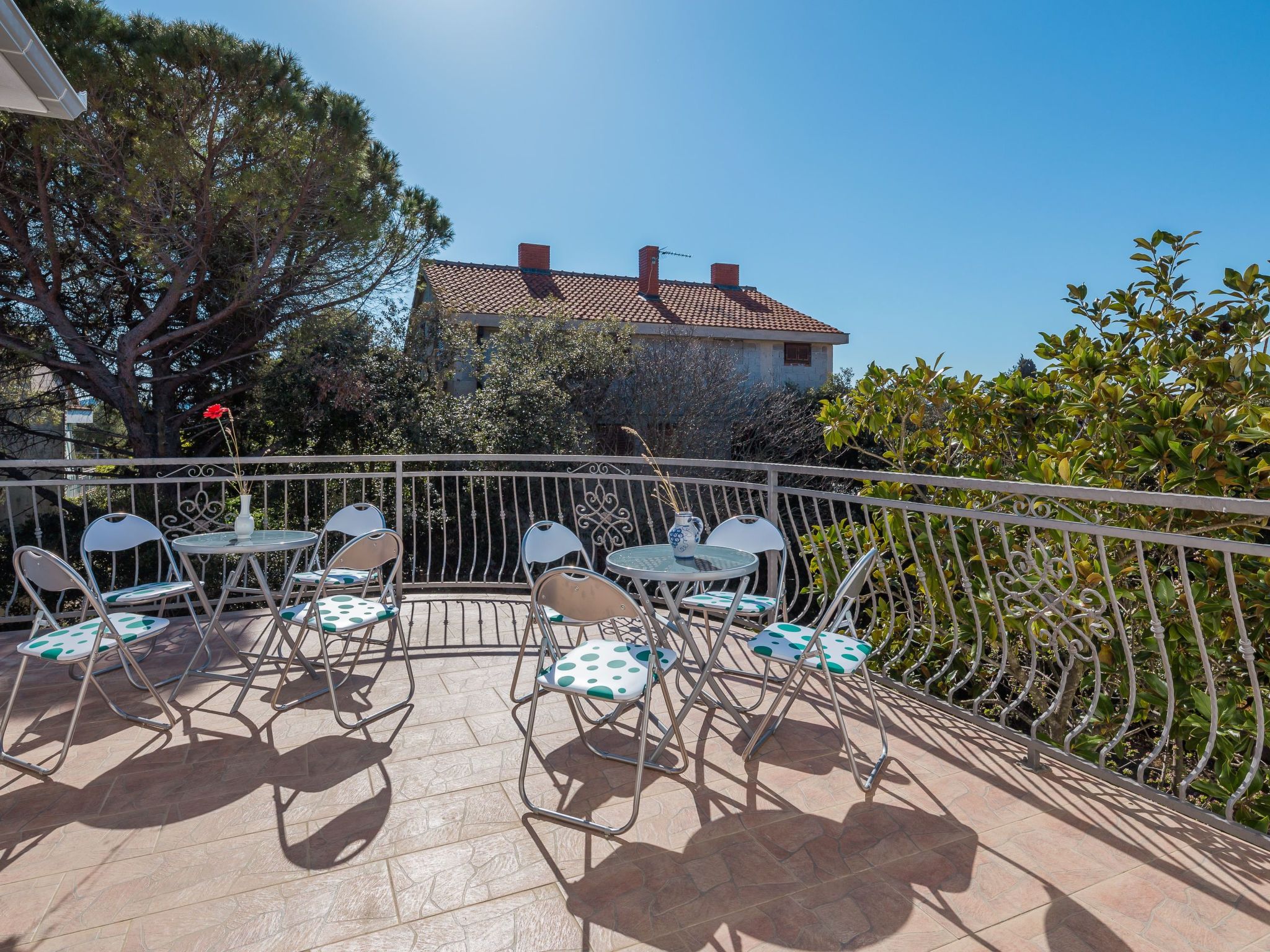 Moderne Strandwohnung in zentraler Lage-Image-tags.info