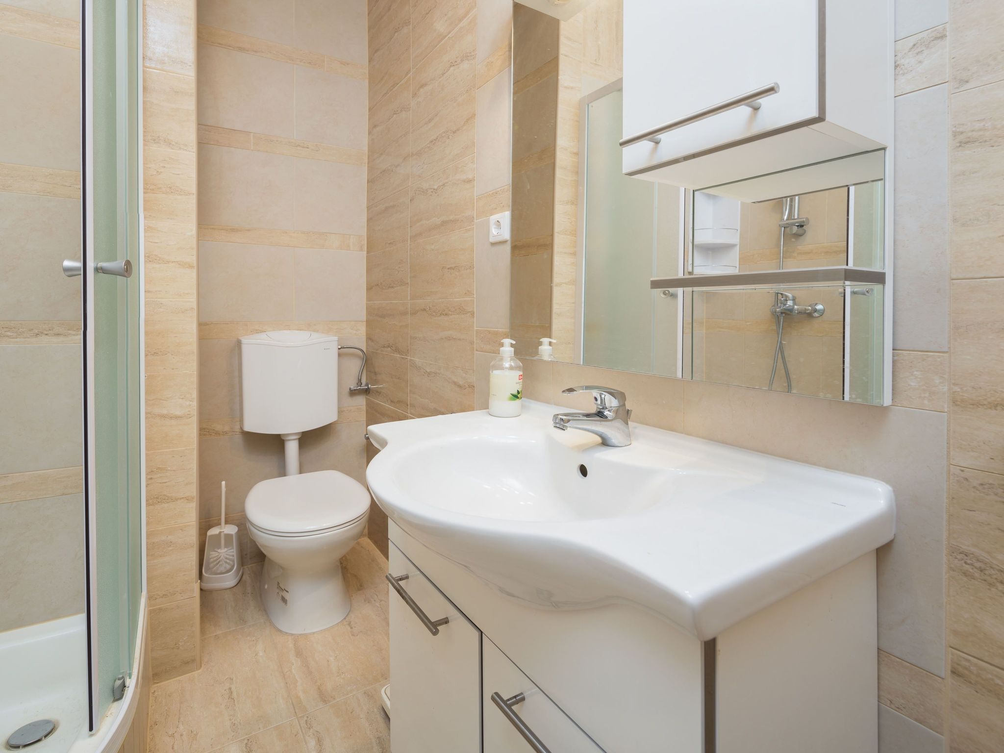 Moderne Strandwohnung in zentraler Lage-Image-tags.info