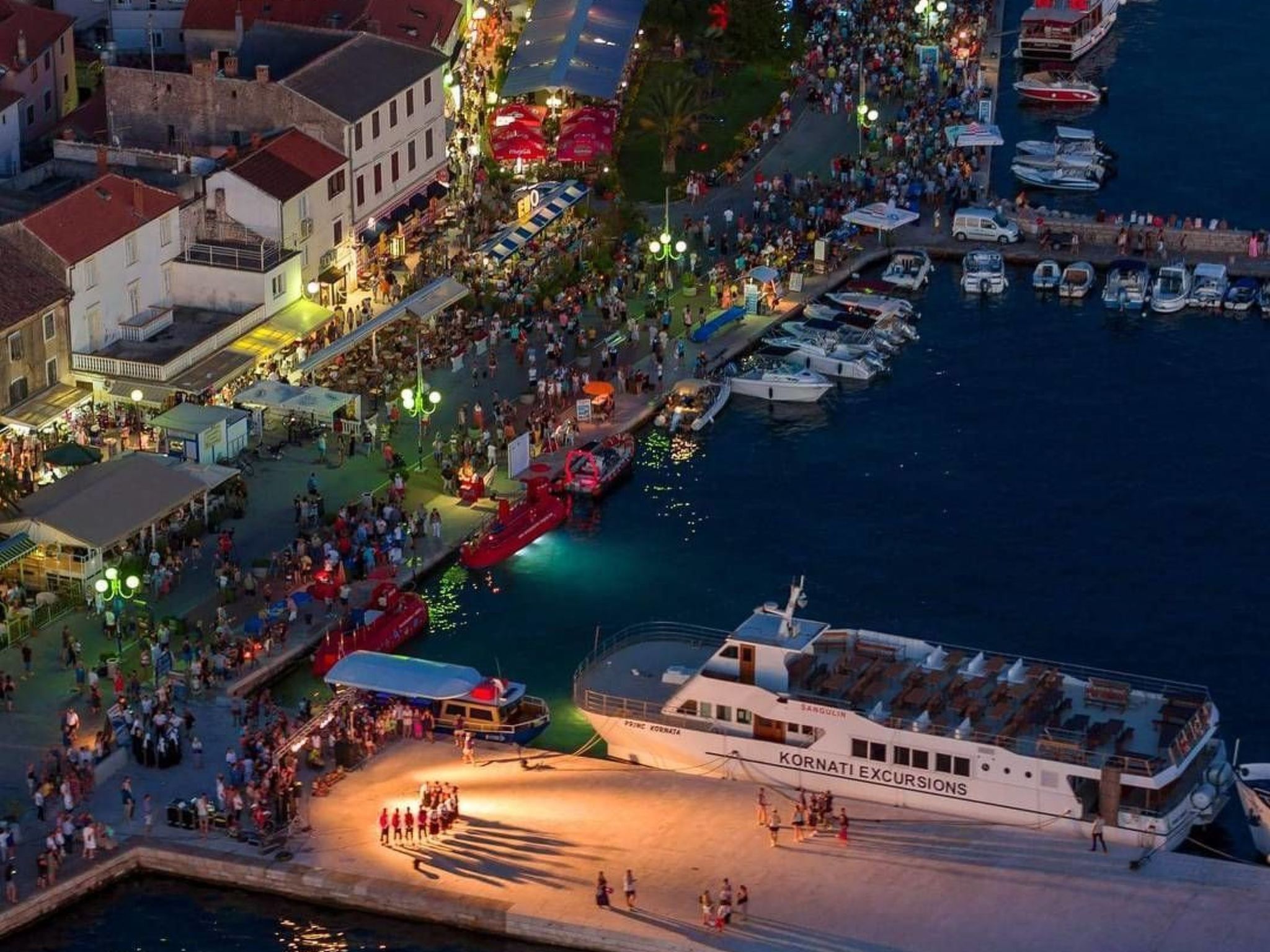 Moderne Strandwohnung in zentraler Lage-Image-tags.info