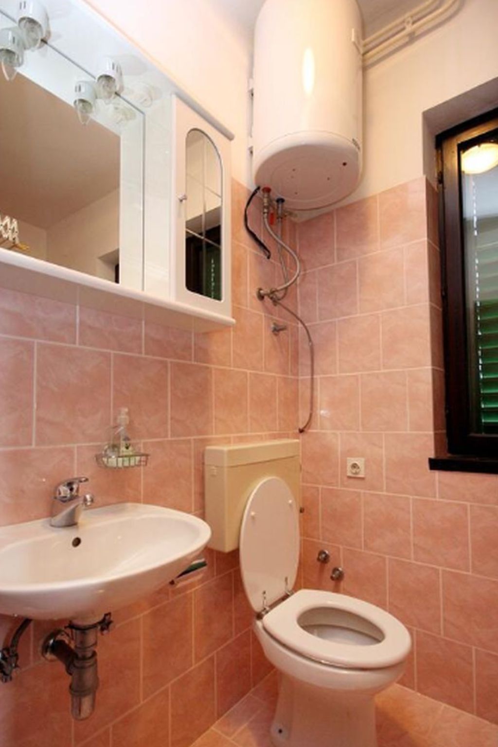 Photo of Studio apartman Blazevic 01 (1 kat)