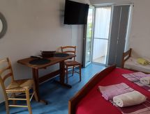 Compacte studio aan zee in Biograd: ideaal voor een ontspannen strandvakantie - thumbnail 4
