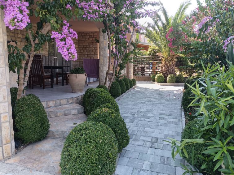 Vrijstaand appartement aan zee in centrum Biograd na Moru in Biograd na Moru