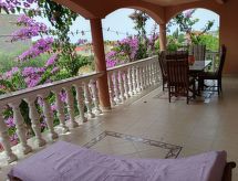 Ruim appartement met privéterras in Biograd, 250m van zee - thumbnail 5