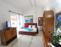 Knus appartement met zeezicht en tuin in Biograd na Moru - thumbnail 2
