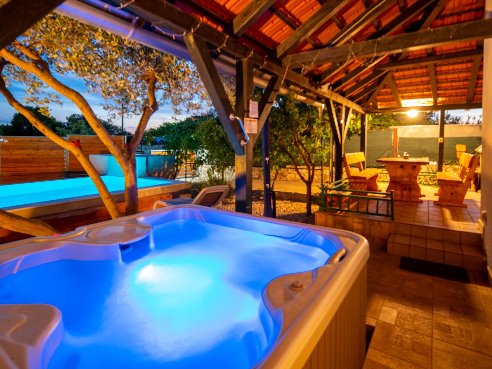 Vakantiehuis met privé zwembad in Biograd na Moru (Kroatië) voor 2 personen