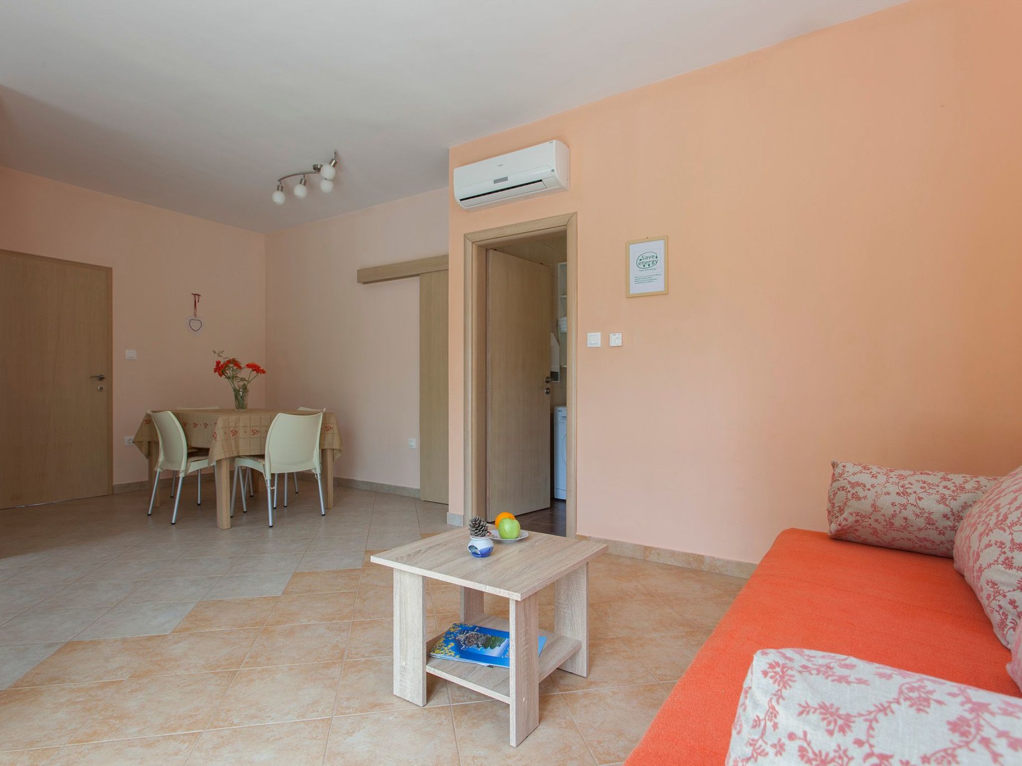 "Dinka" mit Terrasse-Dedans