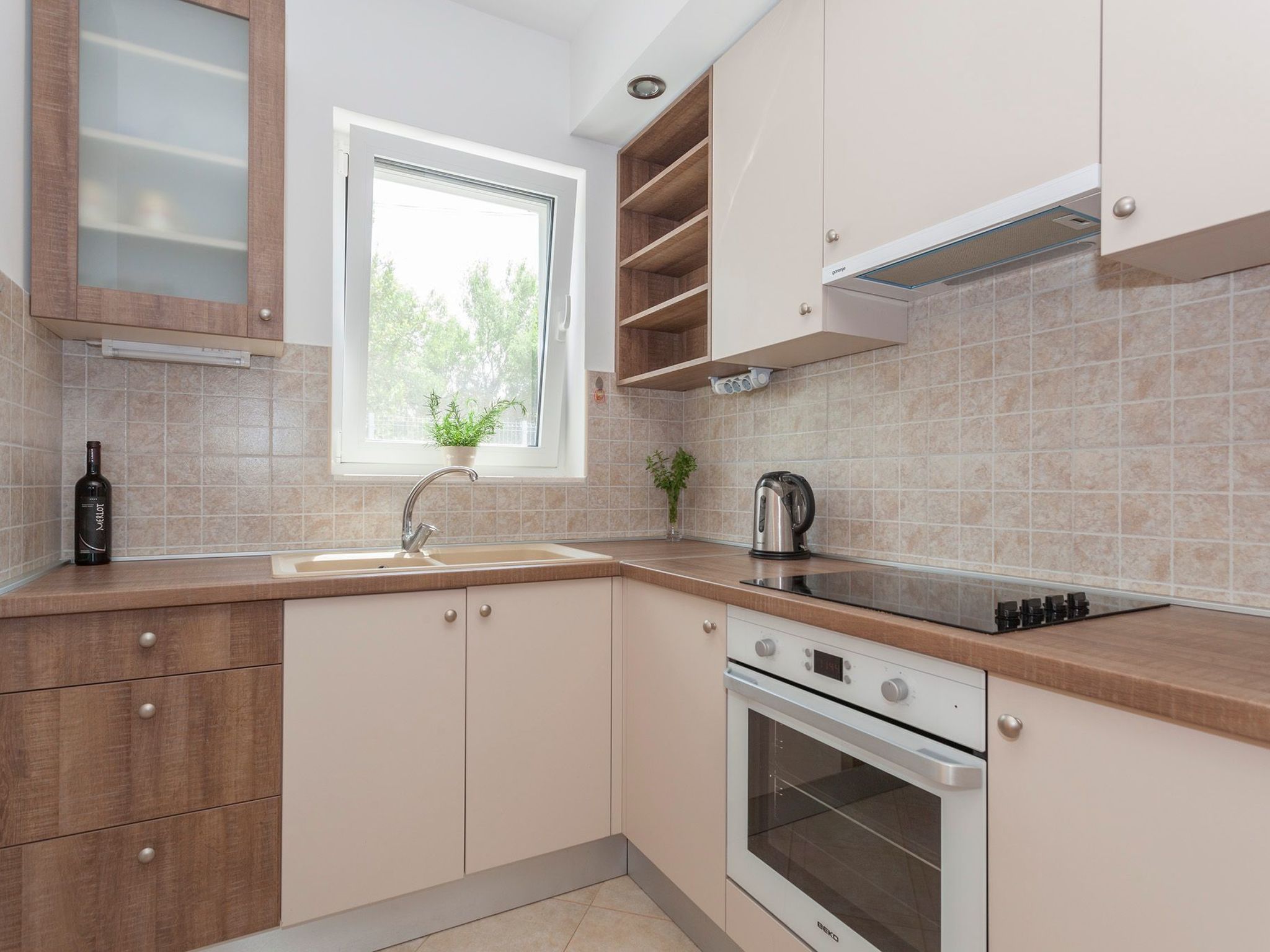 "Dinka" mit Terrasse-Dedans