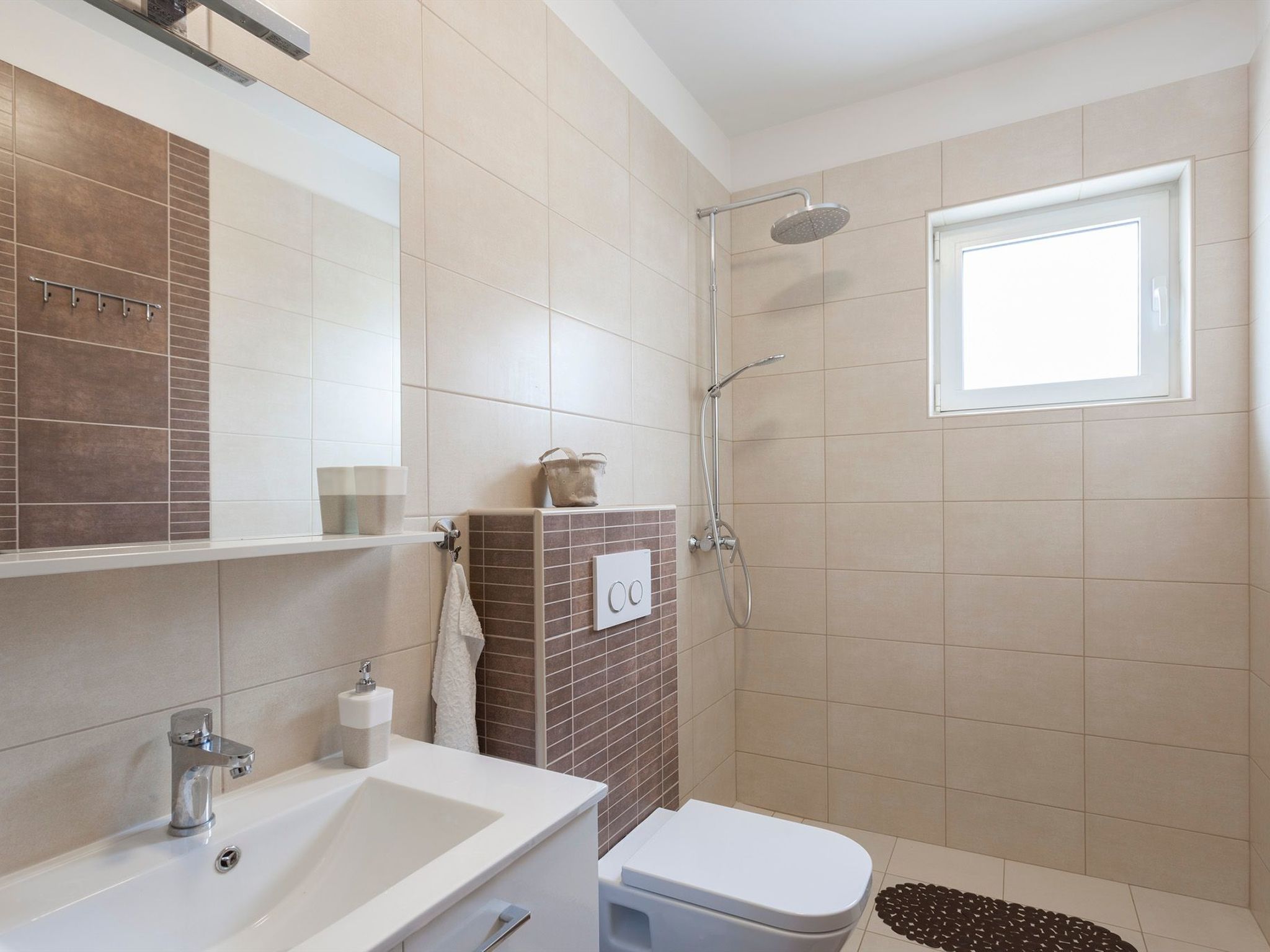 "Dinka" mit Terrasse-Dedans