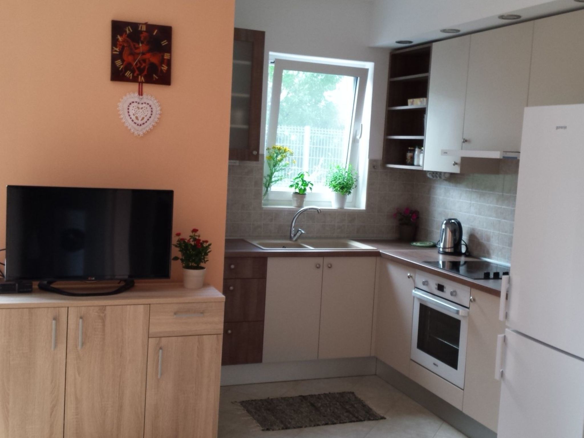 "Dinka" mit Terrasse-Dedans