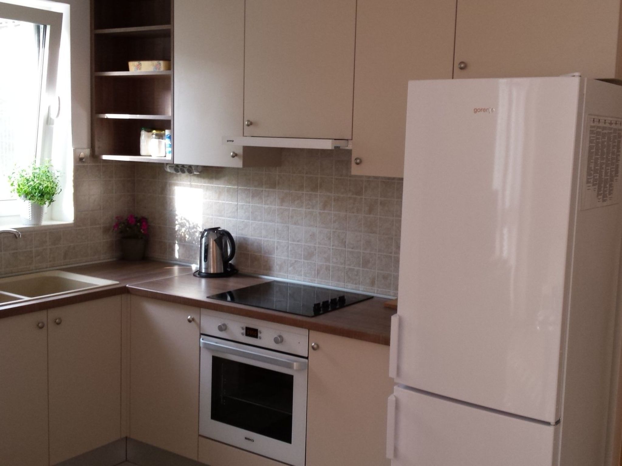 "Dinka" mit Terrasse-Dedans