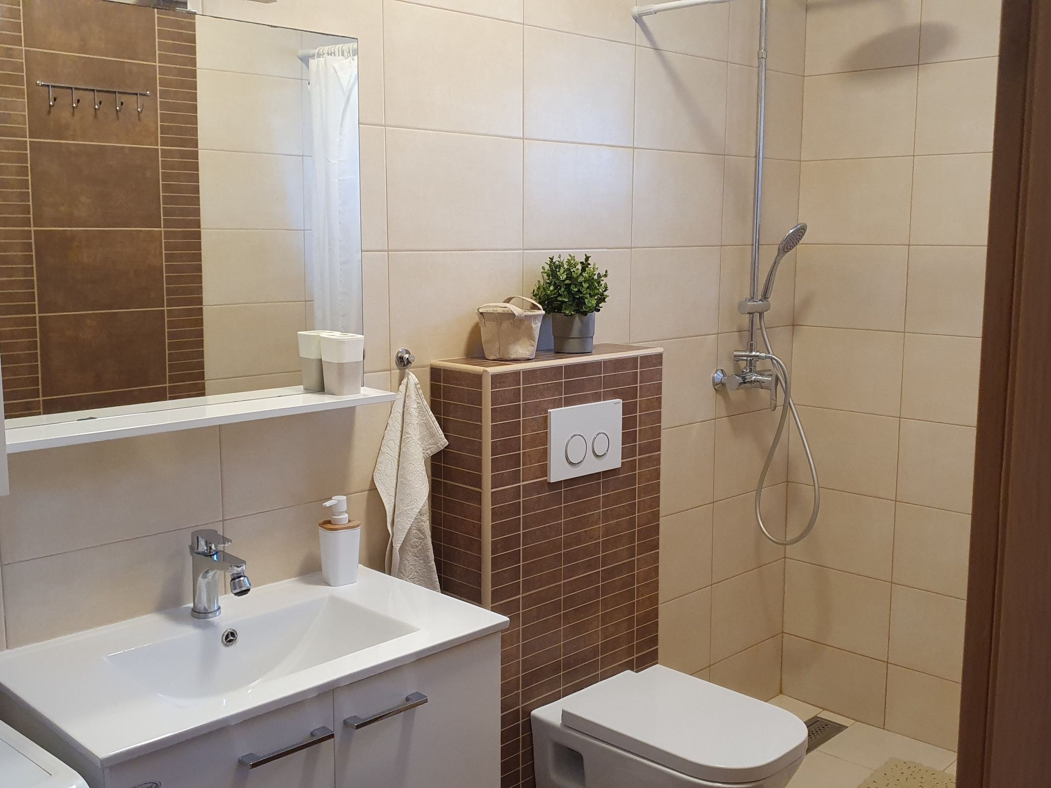 "Dinka" mit Terrasse-Dedans