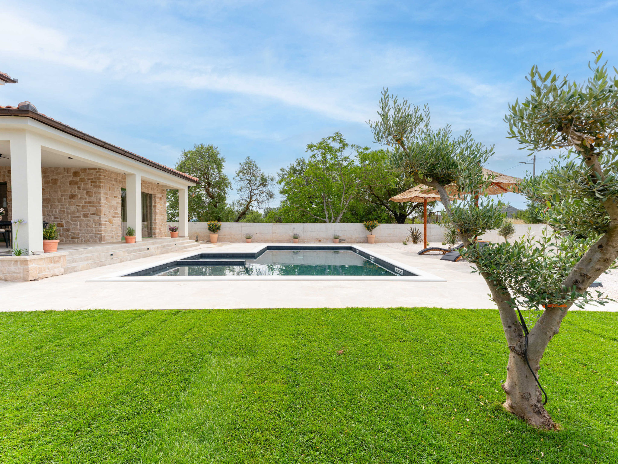 Beautiful Villa Lorna with pool