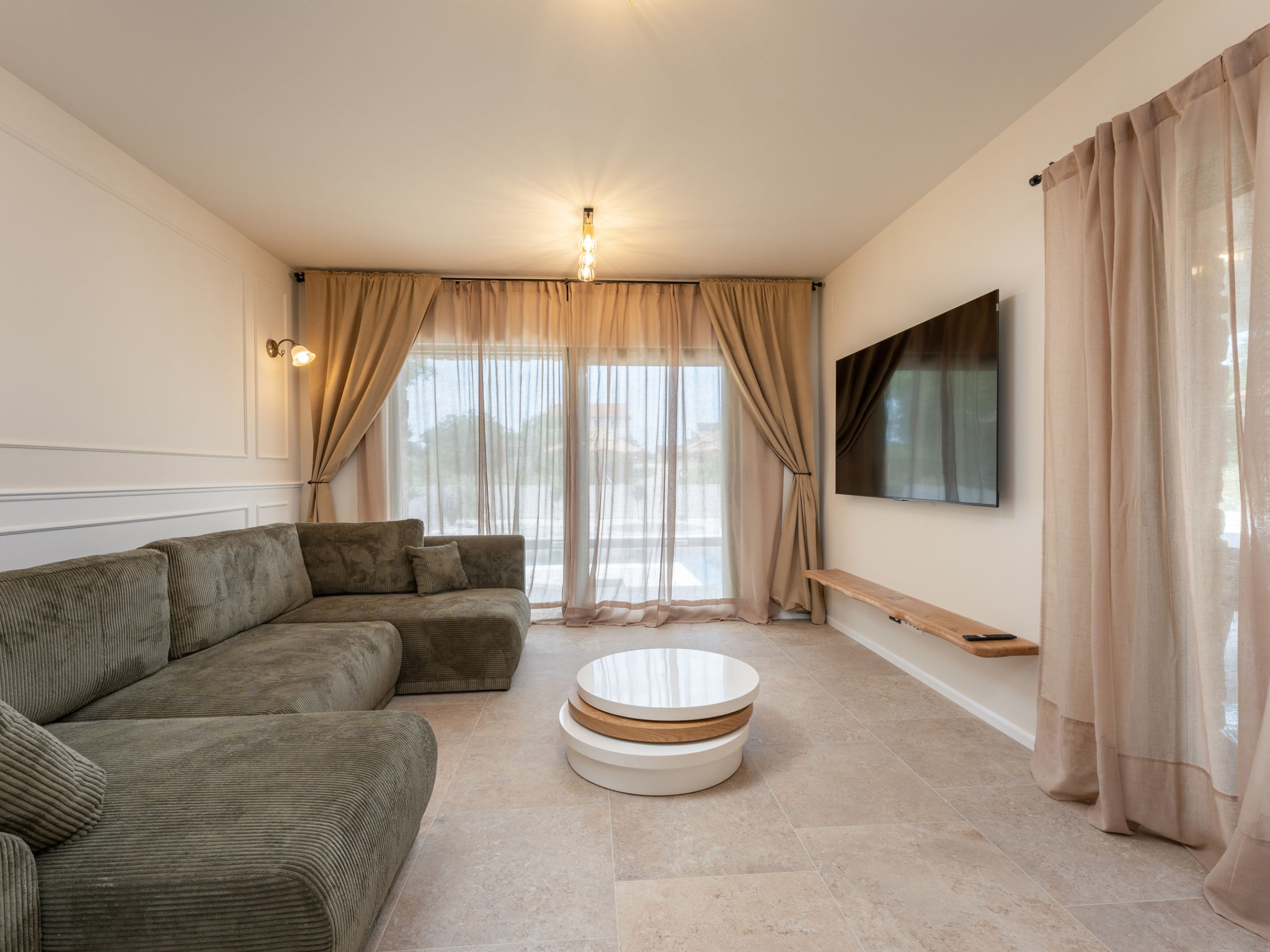 Beautiful Villa Lorna with pool - Binnen