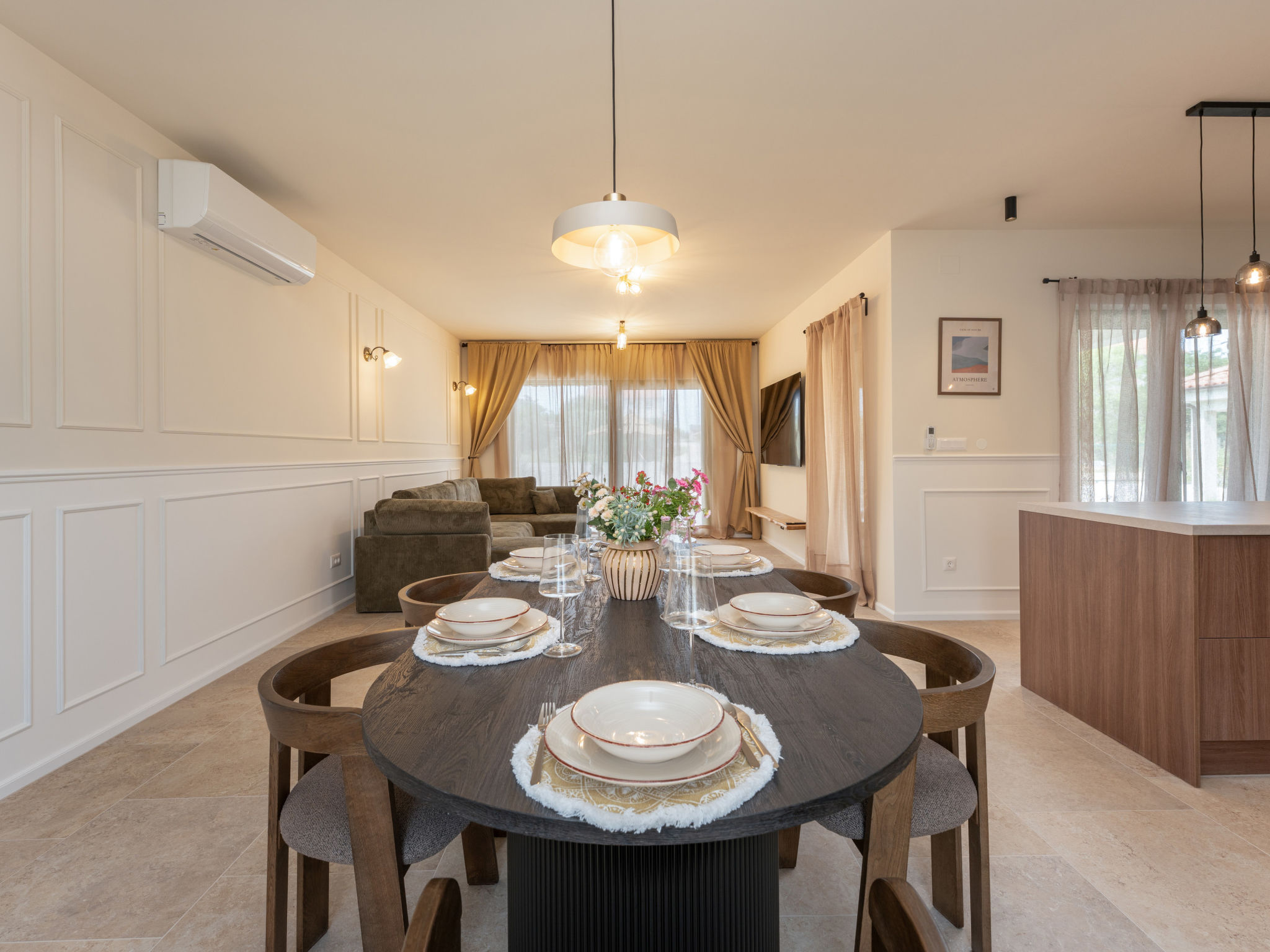 Beautiful Villa Lorna with pool - Binnen