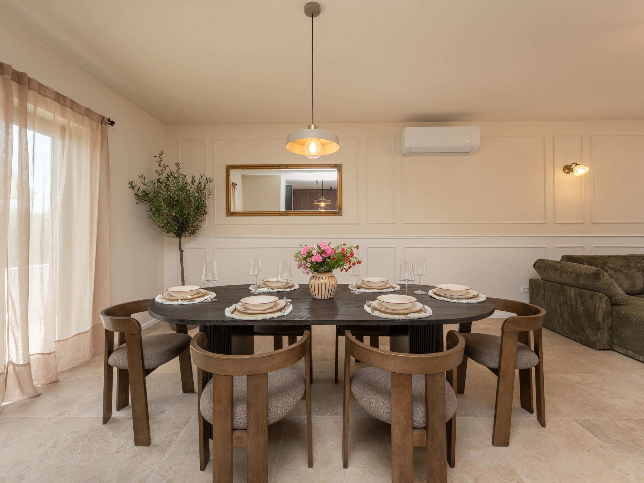 Beautiful Villa Lorna with pool - Binnen