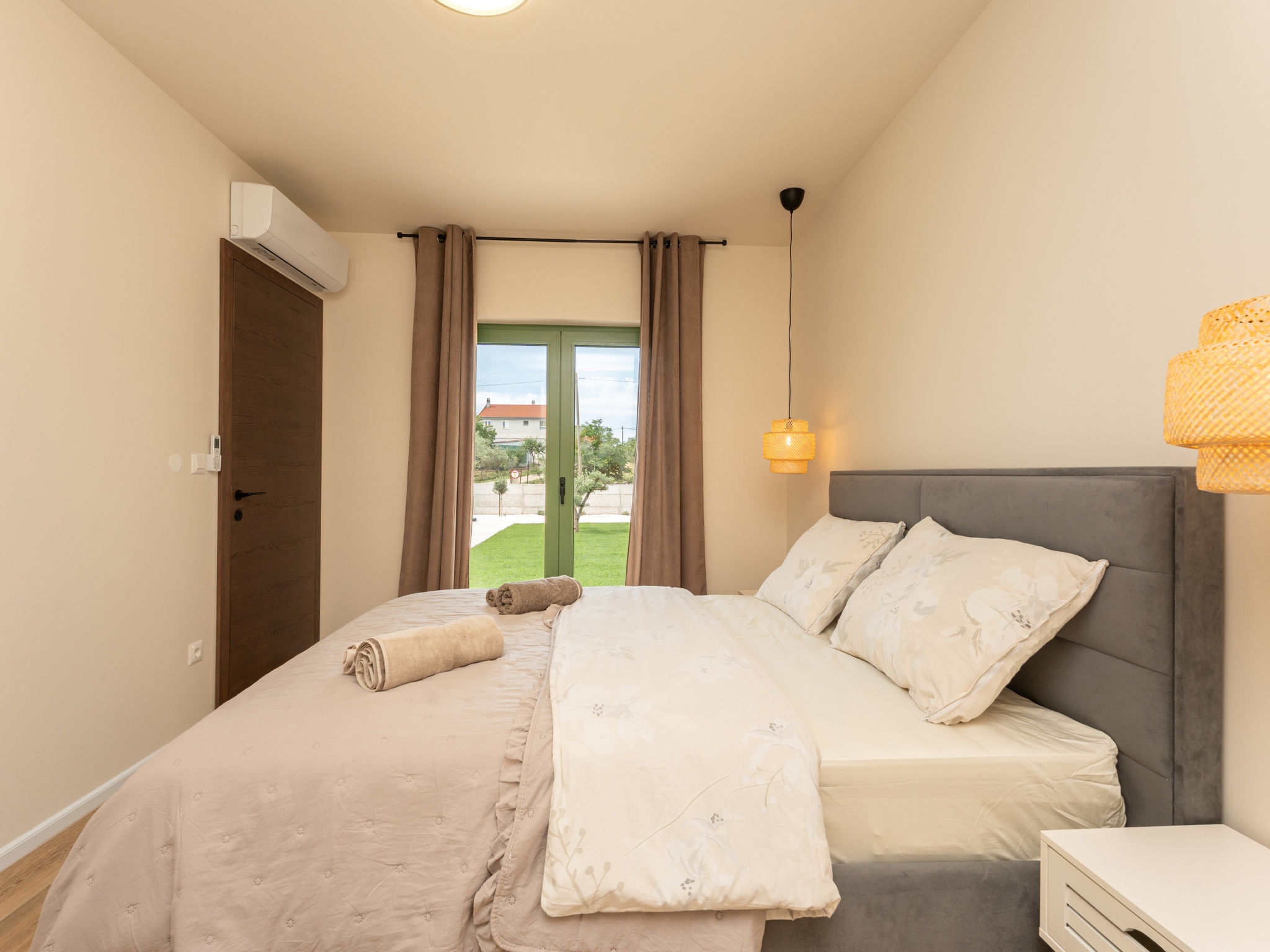 Beautiful Villa Lorna with pool - Binnen