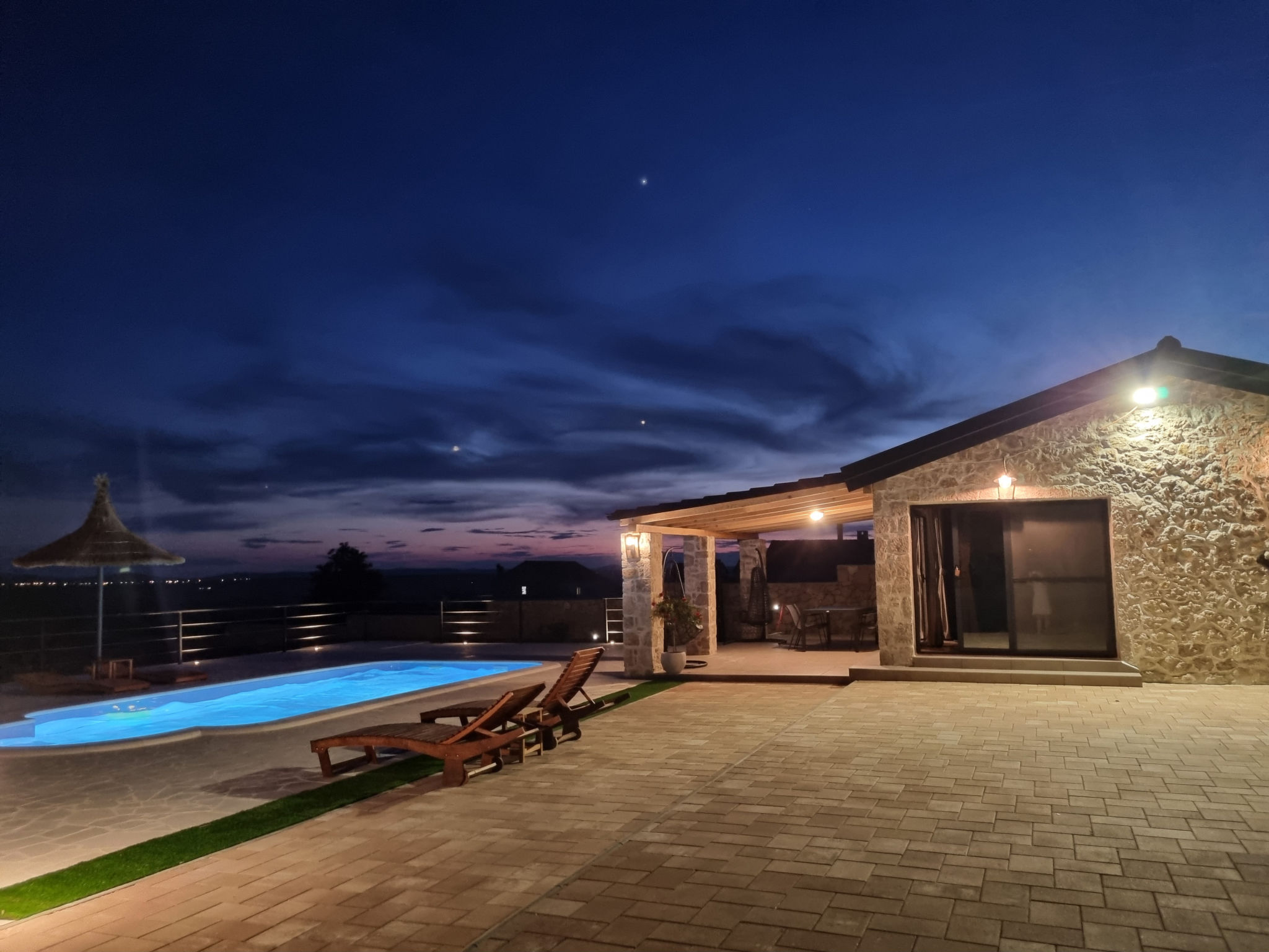 Holiday Home A&M with pool and lakeview