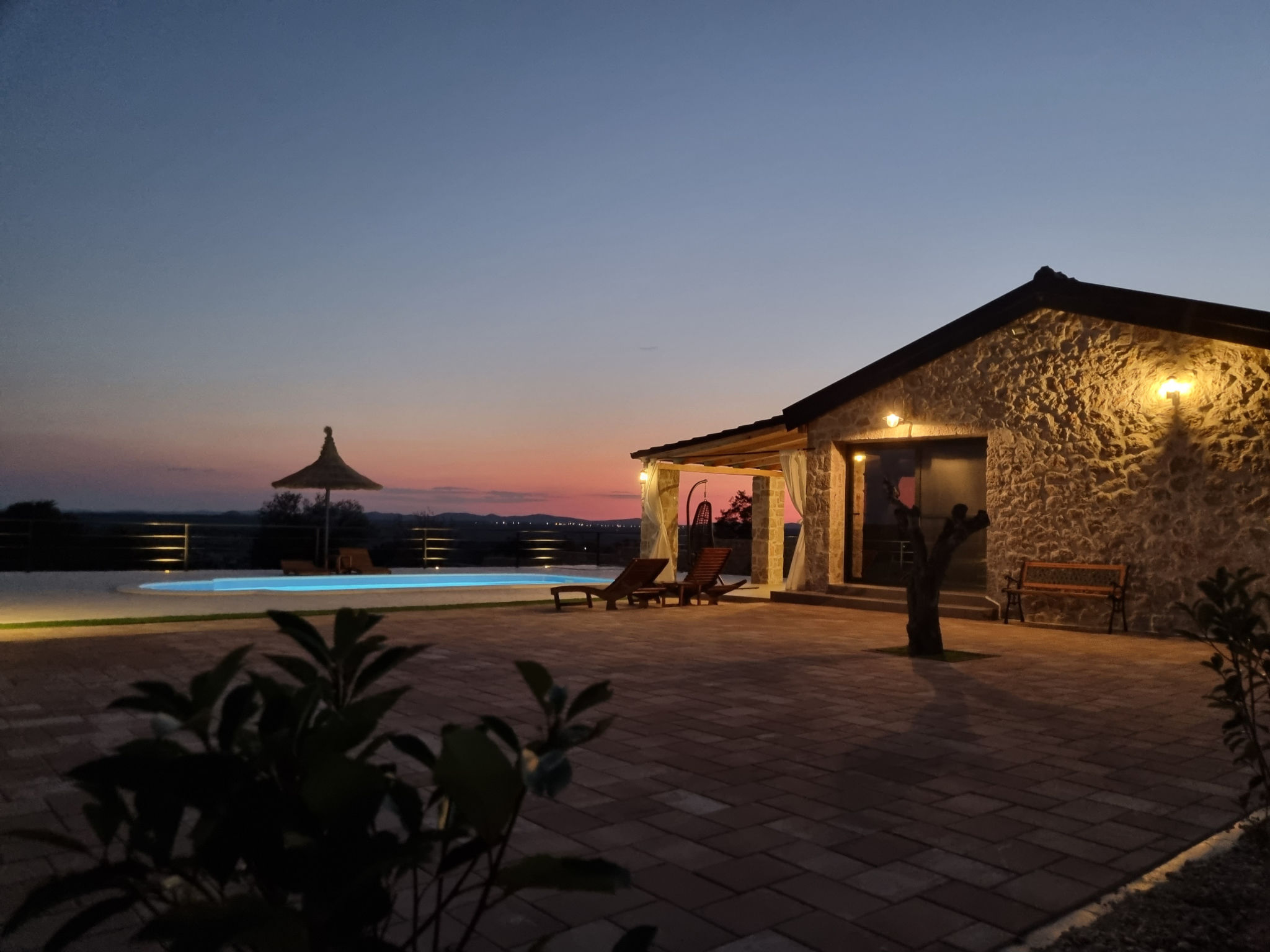 Holiday Home A&M with pool and lakeview - Buiten