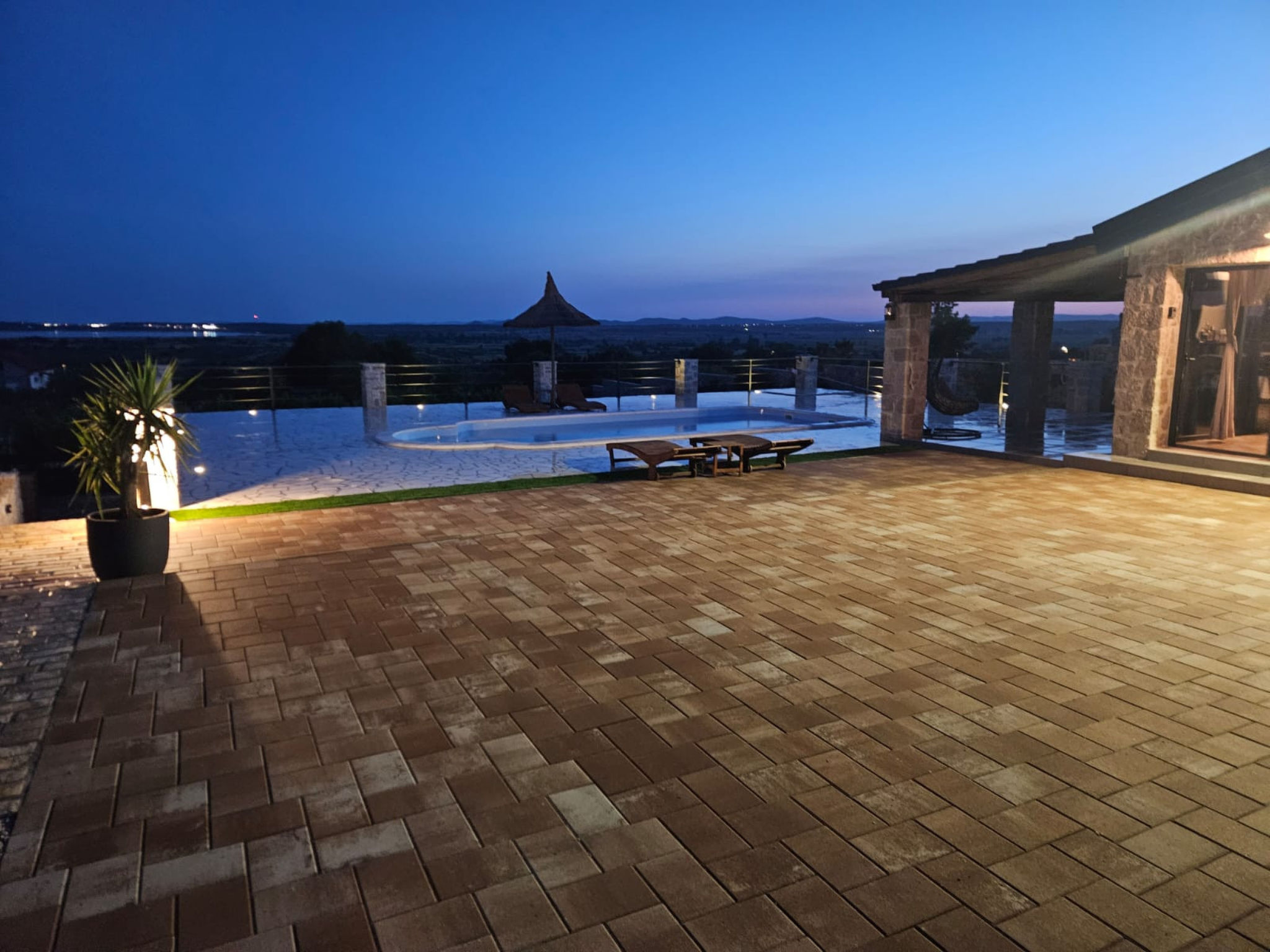 Holiday Home A&M with pool and lakeview - Buiten