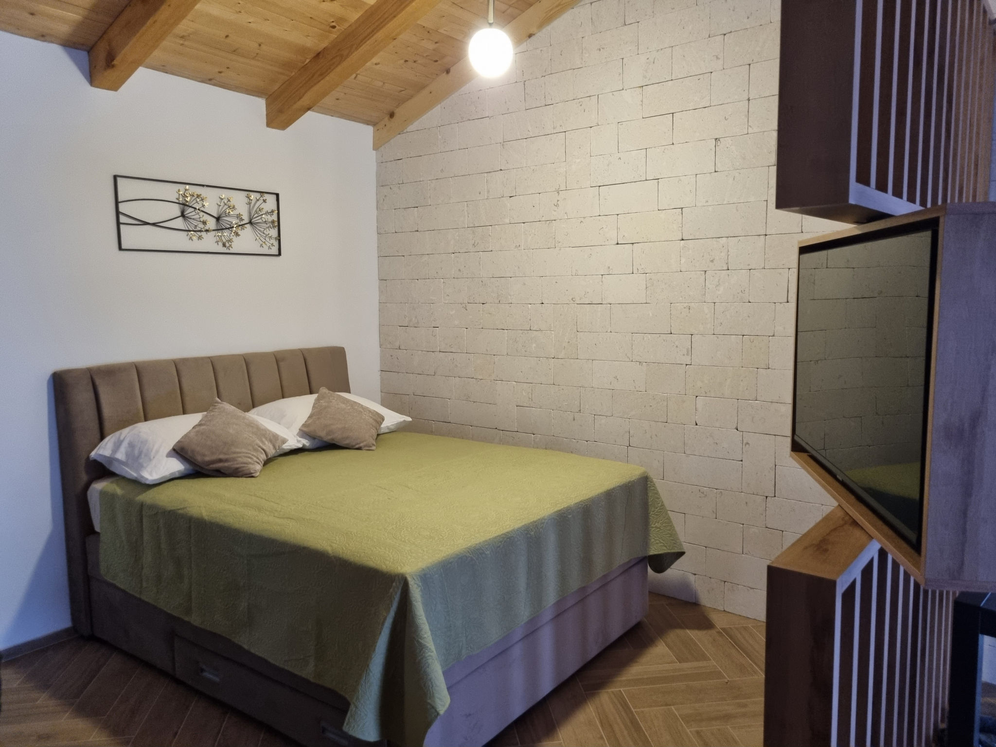 Holiday Home A&M with pool and lakeview - Binnen